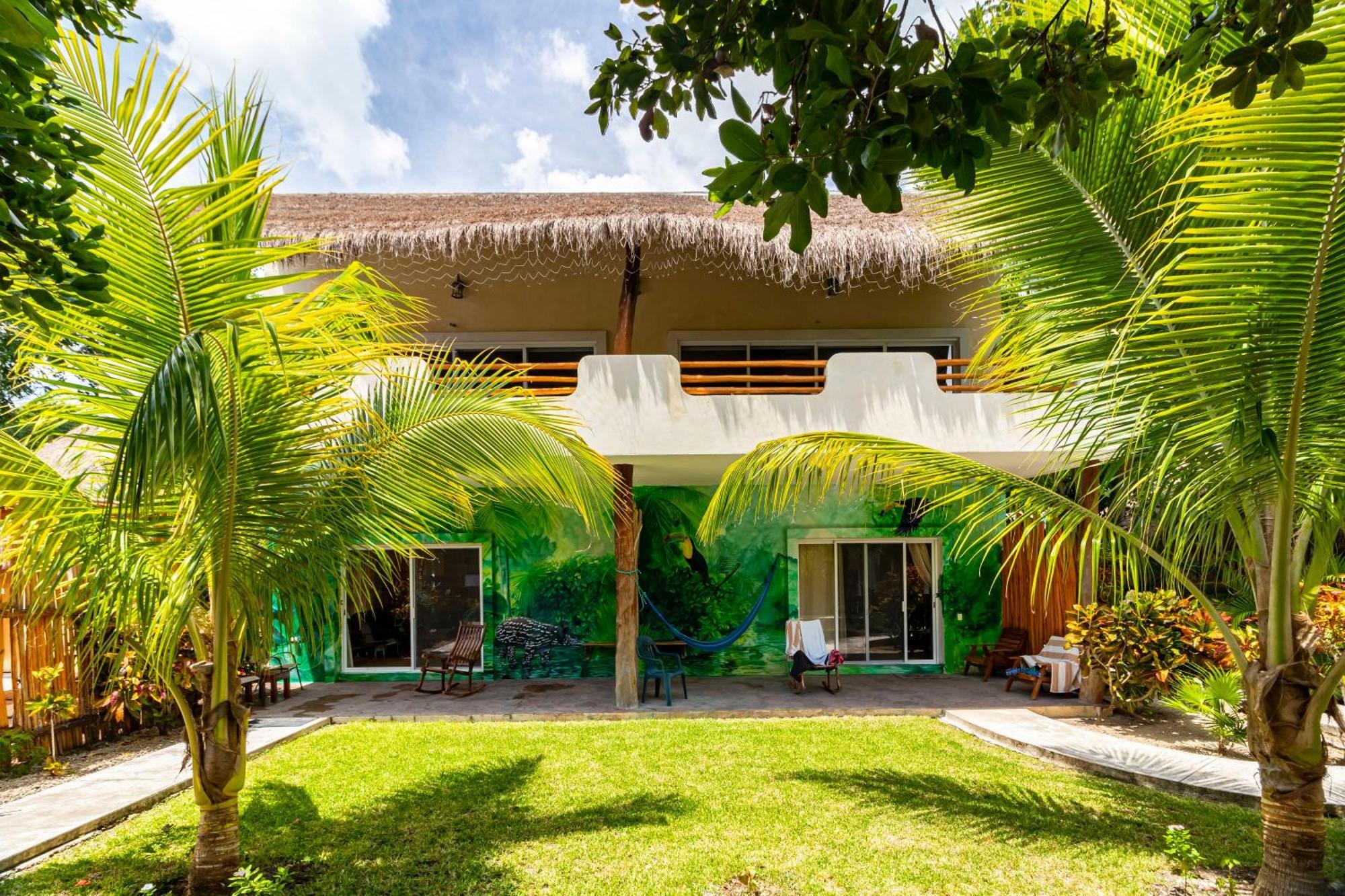 & Oasis Bacalar